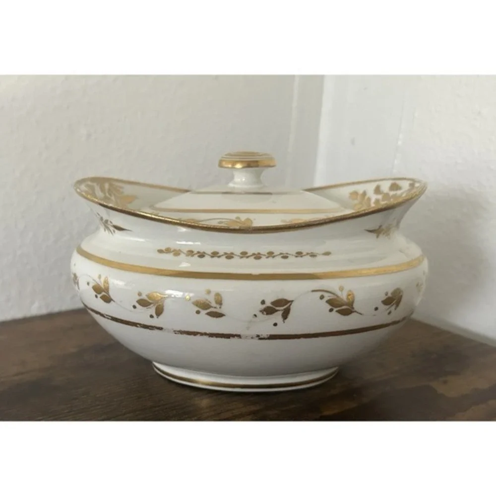 Royal Crown Derby Porcelain Sugar Bowl W/Lid White Gold Hand Painted‎